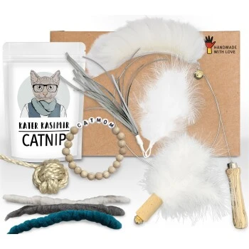 Kater Kasimir Deluxe Set Mit 9 Beliebten Katzenspielzeugen Aus Naturmaterial Und Handgemachtem CATMOM Armband 1 Kater Kasimir Deluxe Set Mit 9 Beliebten Katzenspielzeugen Aus Naturmaterial Und Handgemachtem CATMOM Armband